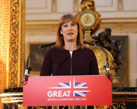 UK Treasury Debt Rises to Unexpected £18bn in August