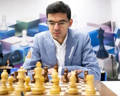 Tie Specialist Giri Fights to $90,000 Prize at Major Tournament on the Historic Route